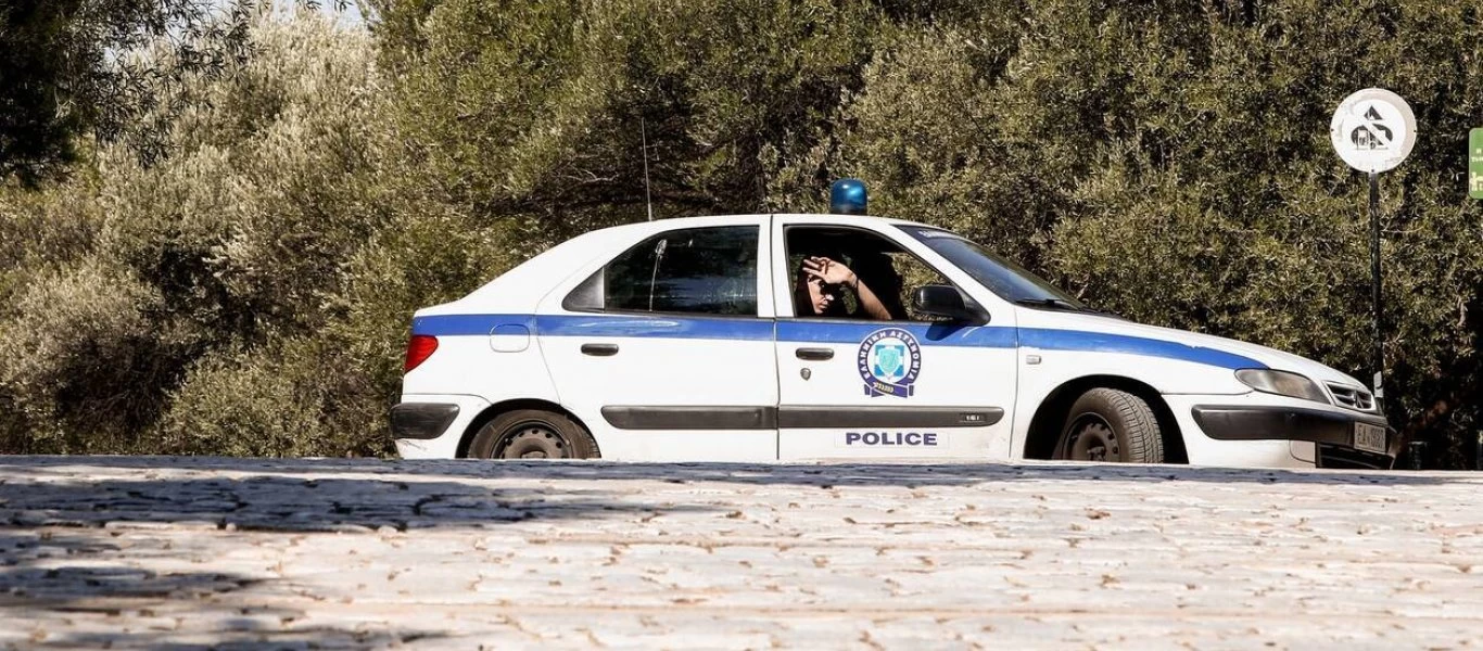 Επίθεση με καυστικό υγρό στην Κυψέλη - Όσα καταγγέλλουν οι γείτονες της 25χρονης (βίντεο)